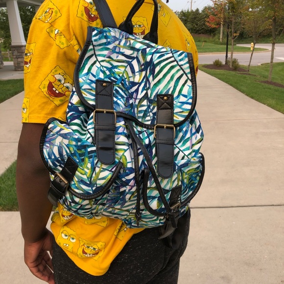 Drawstring backpack - Picture 2 of 6